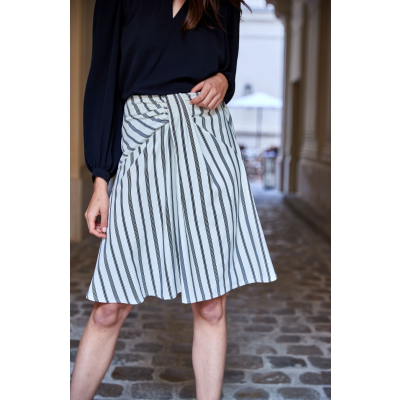 Le 417 - Straight skirt with yoke and pleats